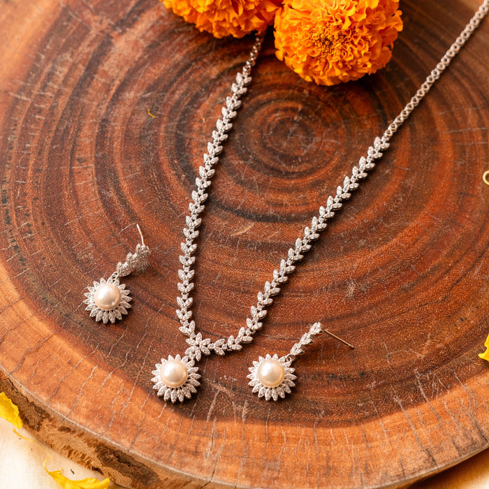 Regal Glow Pearl 925 Silver Necklace Set